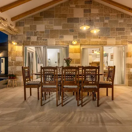 Jakov 别墅 Murvica (Policnik)