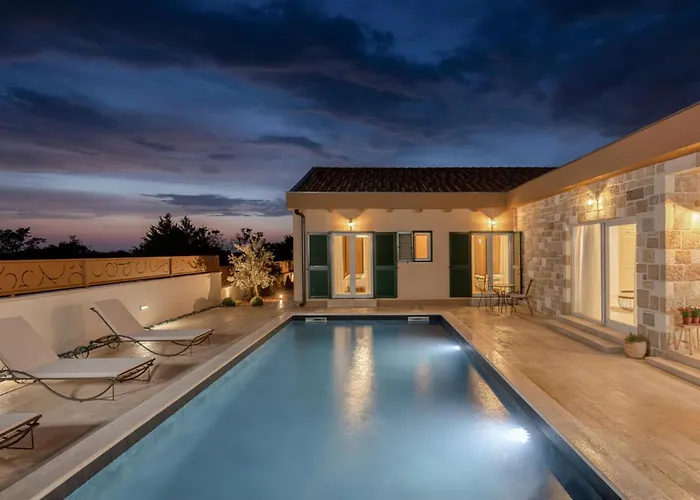 Vila Jakov Murvica (Policnik)