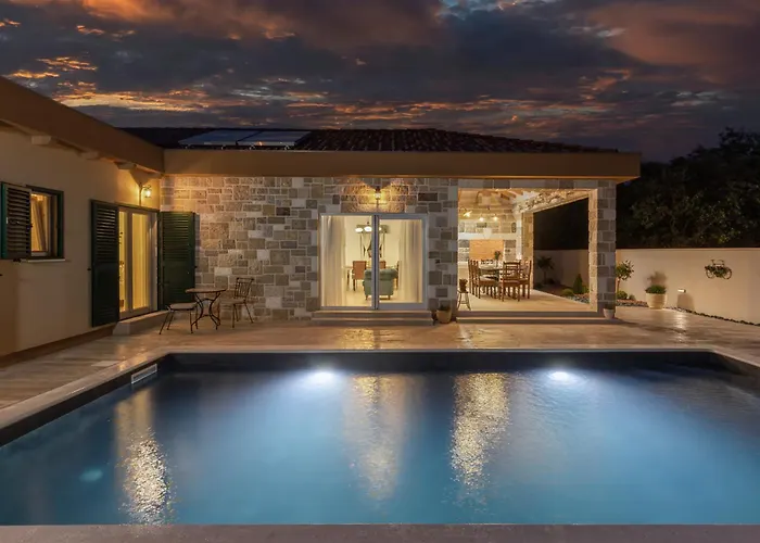 Vila Jakov Murvica (Policnik)